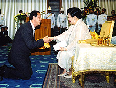 Dr. Lam with former US president, Bill Clinton